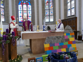 Bischof Dr. Michael Gerber besucht St. Crescentius (Foto: Karl-Franz Thiede)